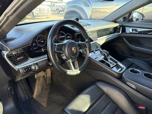 Used 2019 Porsche Panamera image 7