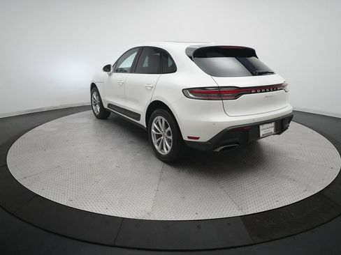 Certified 2025 Porsche Macan image 36