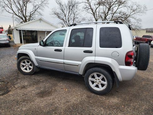 Used 2006 Jeep Liberty Limited image 8