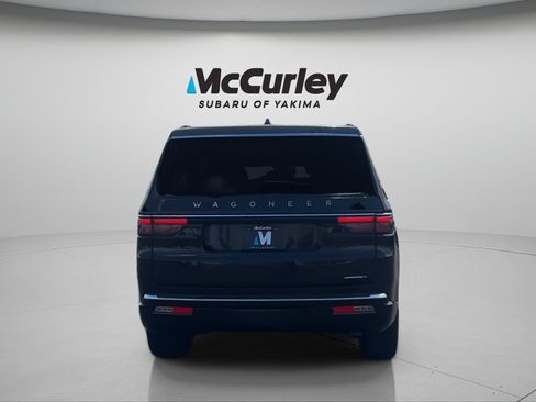 Used 2024 Jeep Wagoneer Series II w/ Flexible Seating Group AWD/4WD image 5