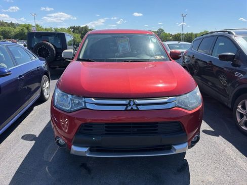 Used 2015 Mitsubishi Outlander SE AWD/4WD image 2