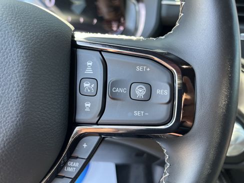 Used 2025 RAM 1500 Limited AWD/4WD image 22