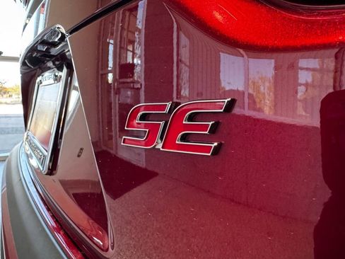 Certified 2023 Toyota Corolla SE image 7