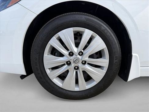 Used 2024 Nissan Sentra S FWD image 21
