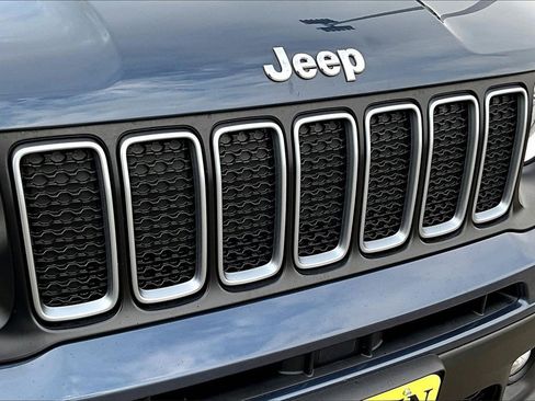 Used 2023 Jeep Renegade Latitude w/ Premium Group image 28