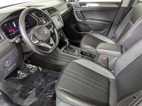 Used 2024 Volkswagen Tiguan Wolfsburg Edition image 29