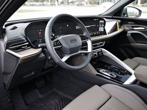 New 2025 Audi Q5 Prestige image 18