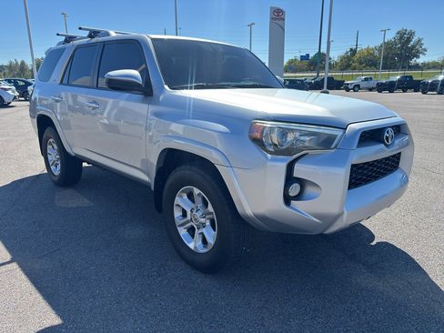 Used 2018 Toyota 4Runner SR5 image 7