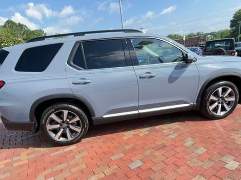 Certified 2025 Honda Pilot Elite image 2