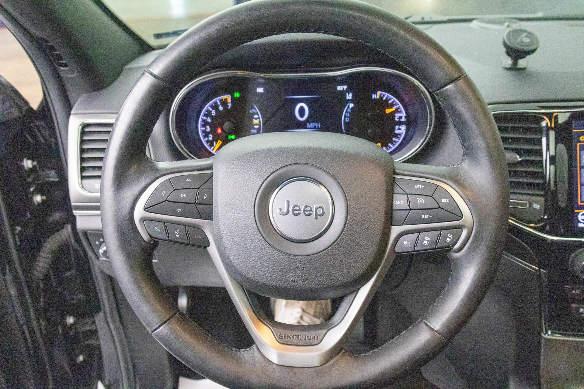Used 2020 Jeep Grand Cherokee Limited w/ Luxury Group II AWD/4WD image 25