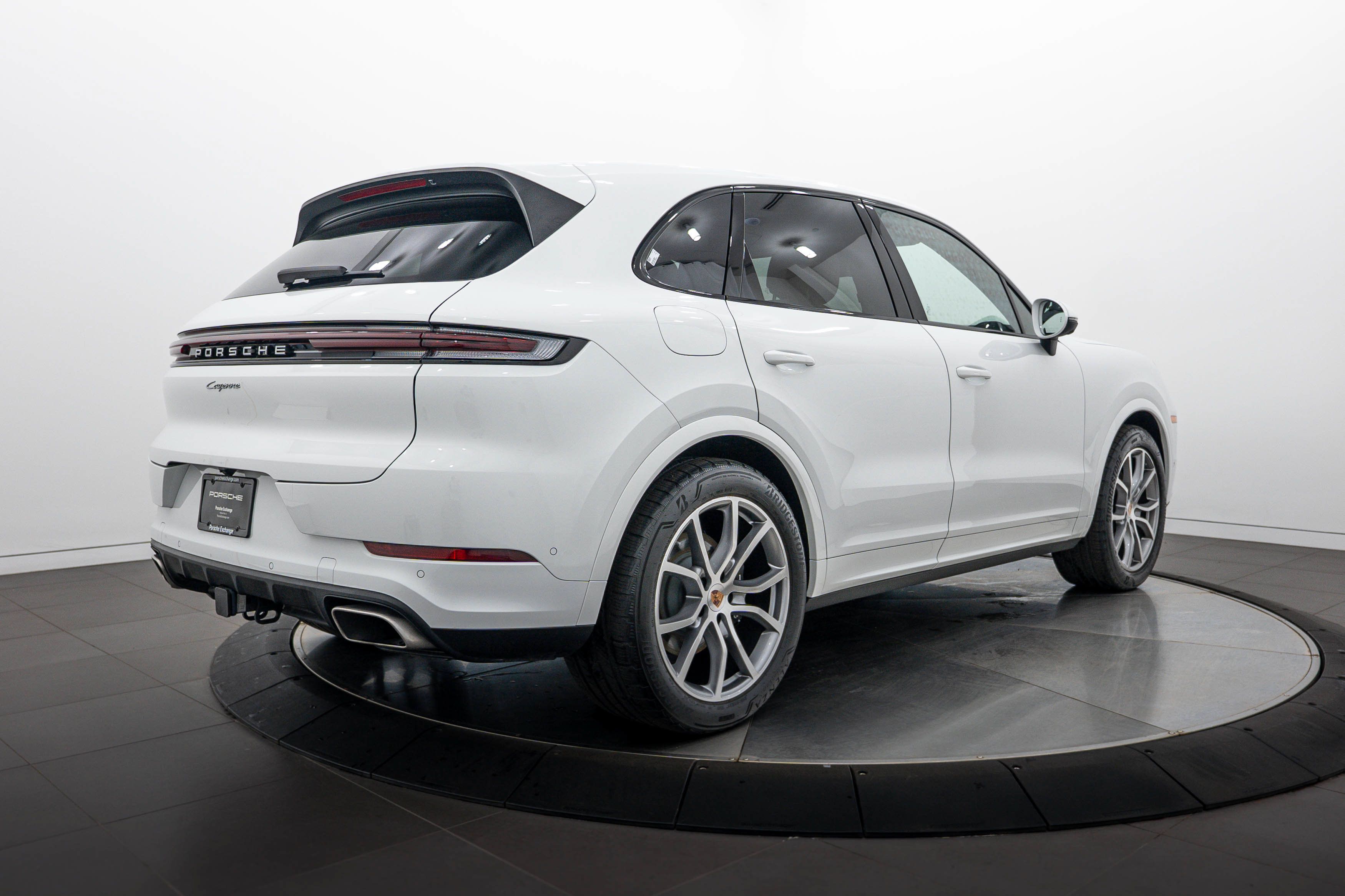 Certified 2026 Porsche Cayenne AWD/4WD image 7