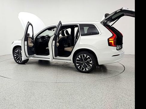 New 2026 Volvo XC90 B6 Plus w/ Protection Package AWD/4WD image 12