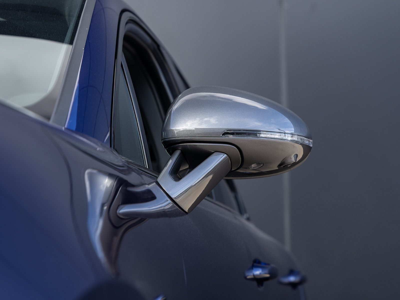Certified 2026 Porsche Macan Turbo AWD/4WD image 18