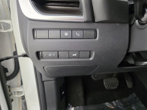 Used 2021 Nissan Rogue Platinum image 25