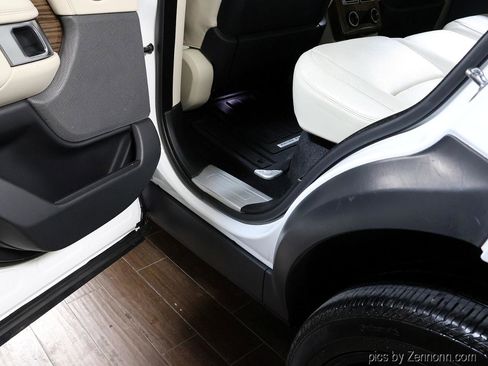 Used 2019 Land Rover Range Rover HSE image 30