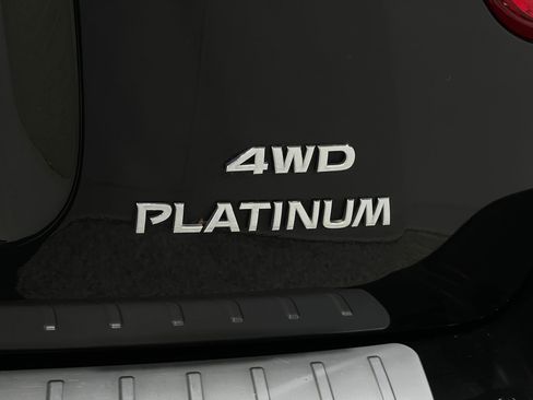 Used 2019 Nissan Pathfinder Platinum image 42