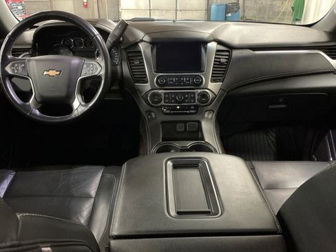 Used 2019 Chevrolet Suburban LT image 27