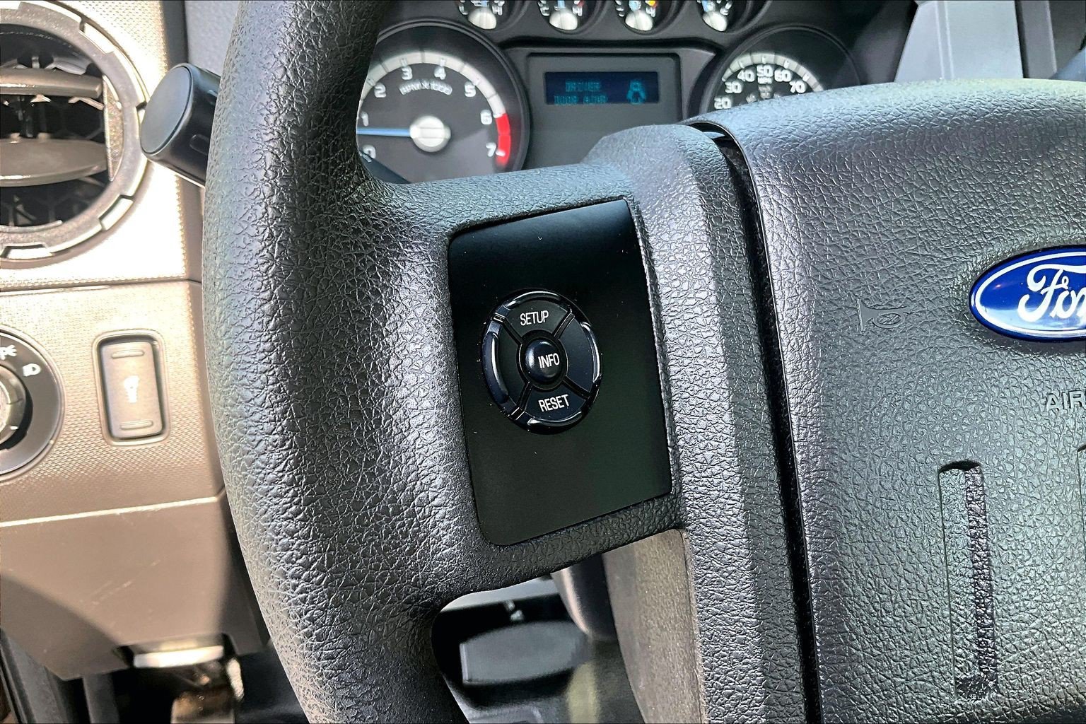 Used 2016 Ford F250 XL w/ Power Equipment Group AWD/4WD image 22