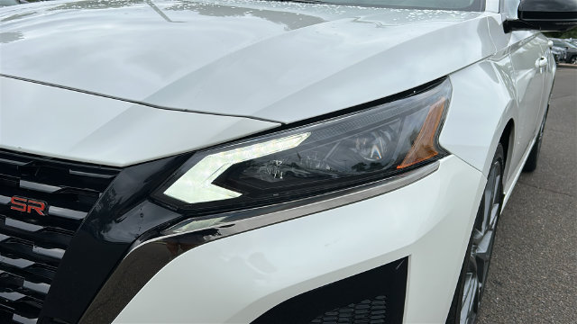 Certified 2023 Nissan Altima 2.0 SR FWD image 7