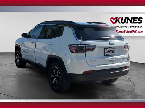 Used 2025 Jeep Compass Limited AWD/4WD image 8