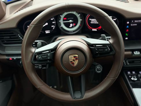 Used 2024 Porsche 911 image 21