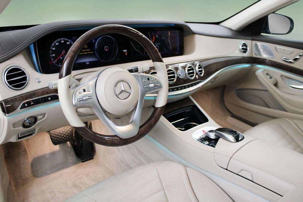 Used 2018 Mercedes-Benz S 560 Sedan image 2