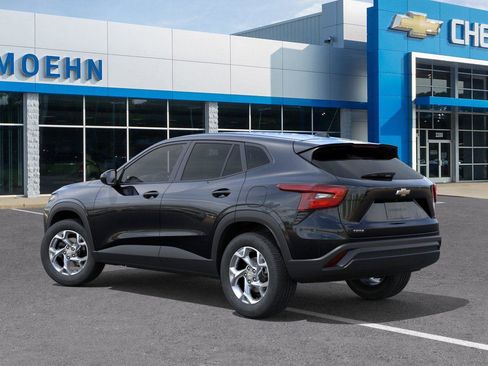 New 2026 Chevrolet Trax LS w/ LS Convenience Package FWD image 3