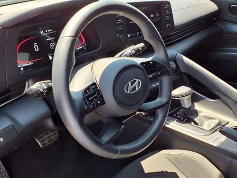 Certified 2025 Hyundai Elantra Sport FWD image 15