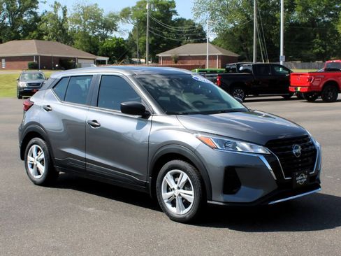 Used 2021 Nissan Kicks S FWD image 47