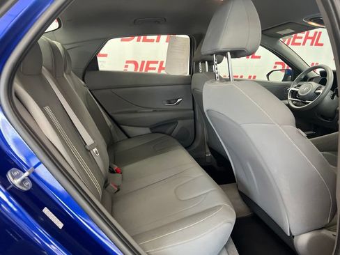 Used 2022 Hyundai Elantra SEL FWD image 10