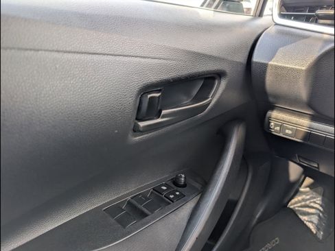 Used 2025 Toyota Corolla LE image 17