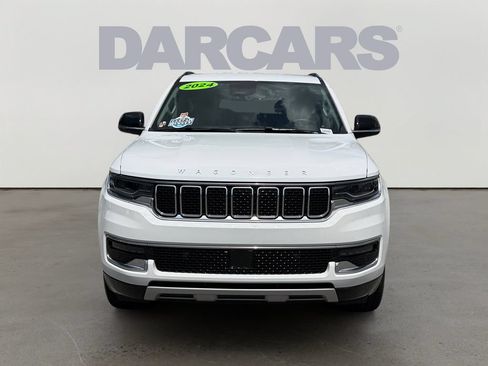 Used 2024 Jeep Wagoneer L Series II w/ Flexible Seating Group AWD/4WD image 2