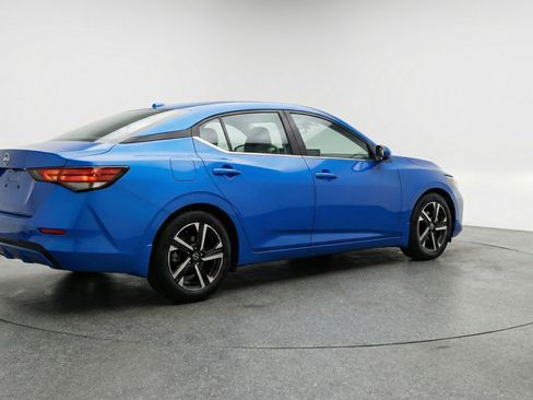 Used 2025 Nissan Sentra SV FWD image 9