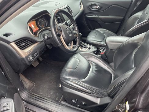 Used 2016 Jeep Cherokee Limited image 9