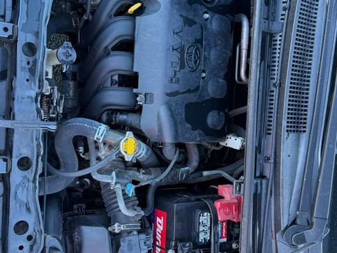 Used 2012 Toyota Yaris L FWD image 21