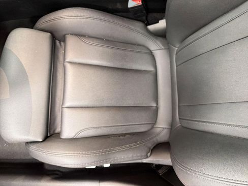 Used 2021 BMW 330e w/ M Sport Package image 9