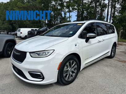 Used 2023 Chrysler Pacifica Pinnacle