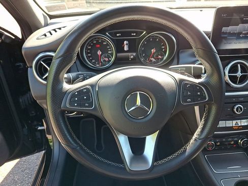 Used 2018 Mercedes-Benz GLA 250 4MATIC image 19