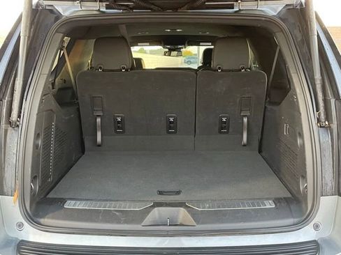Used 2025 Chevrolet Suburban Z71 image 10