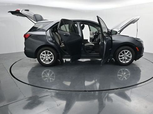 Used 2022 Chevrolet Equinox LS w/ LS Convenience Package FWD image 46