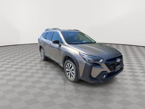 Used 2023 Subaru Outback Premium AWD/4WD image 2