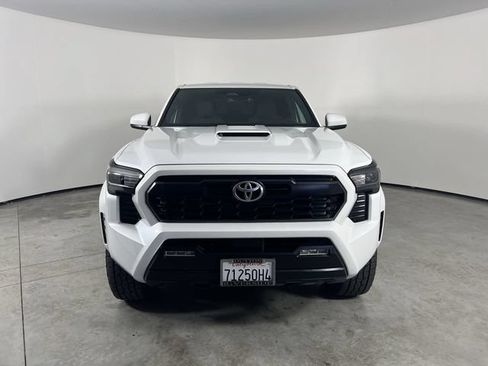 Used 2025 Toyota Tacoma TRD Sport AWD/4WD image 3