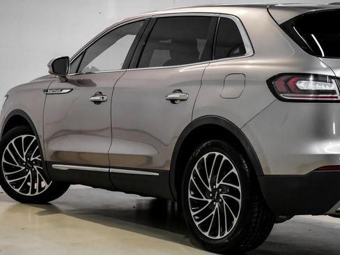 Used 2019 Lincoln Nautilus Reserve image 18