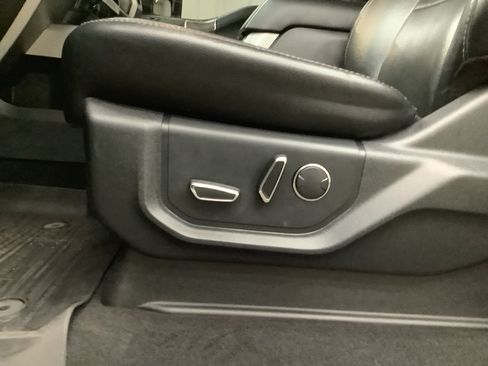 Used 2019 Ford F250 Lariat w/ Lariat Ultimate Package AWD/4WD image 12