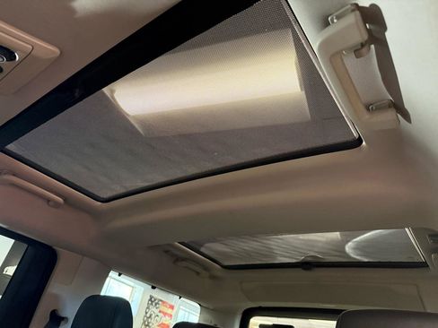 Used 2012 Land Rover LR4 HSE LUX image 35