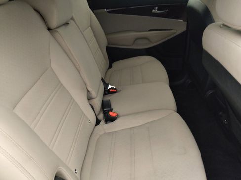 Used 2016 Kia Sorento AWD image 19