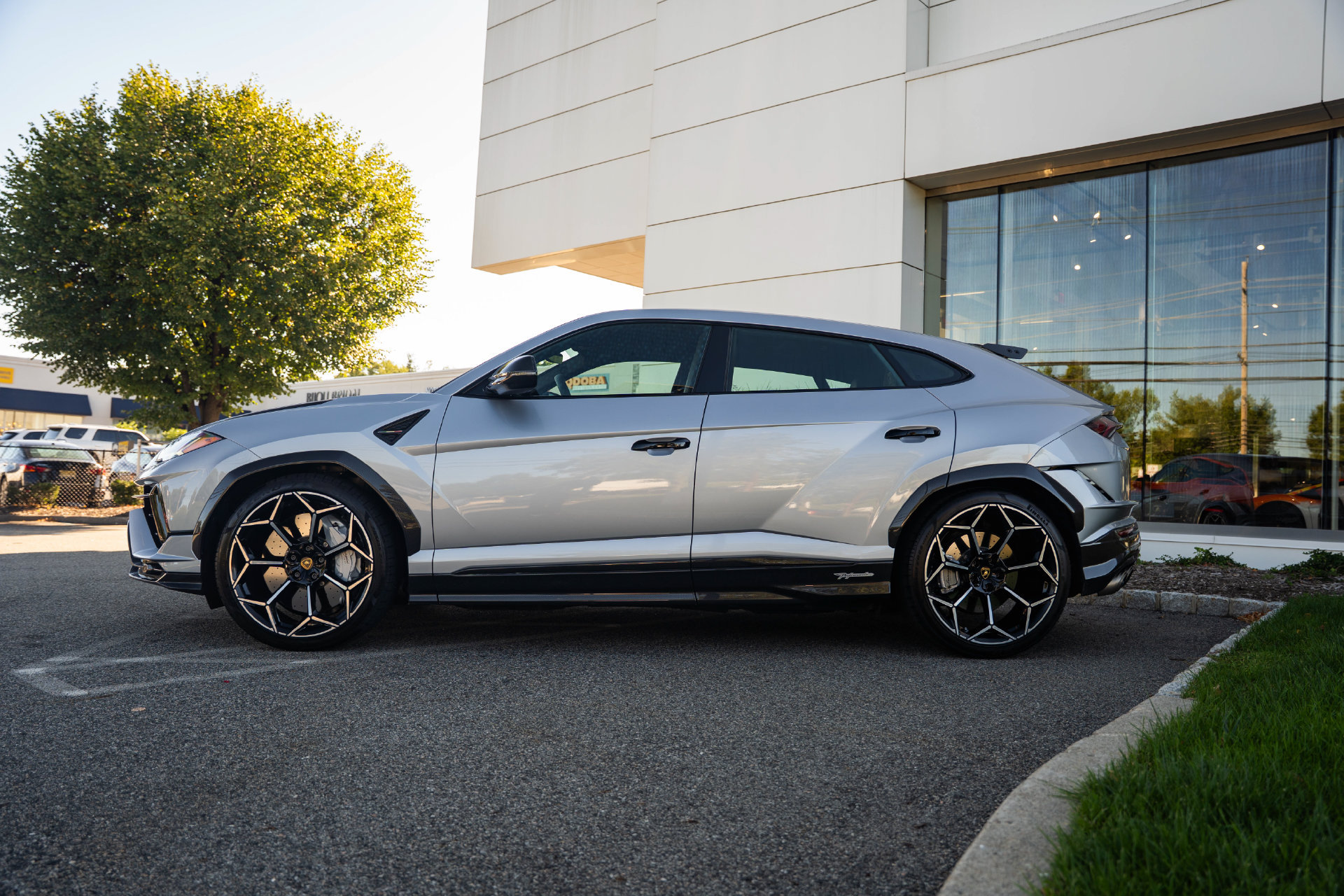Used 2024 Lamborghini Urus Performante AWD/4WD image 5