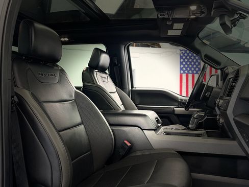 Used 2019 Ford F150 Raptor w/ Equipment Group 802A Luxury AWD/4WD image 28