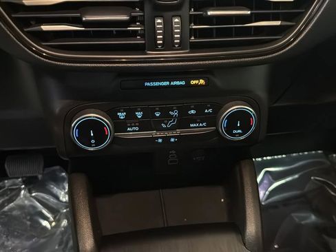 Certified 2025 Ford Escape ST-Line image 13