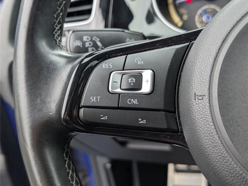 Used 2016 Volkswagen Golf R 4-Door image 21